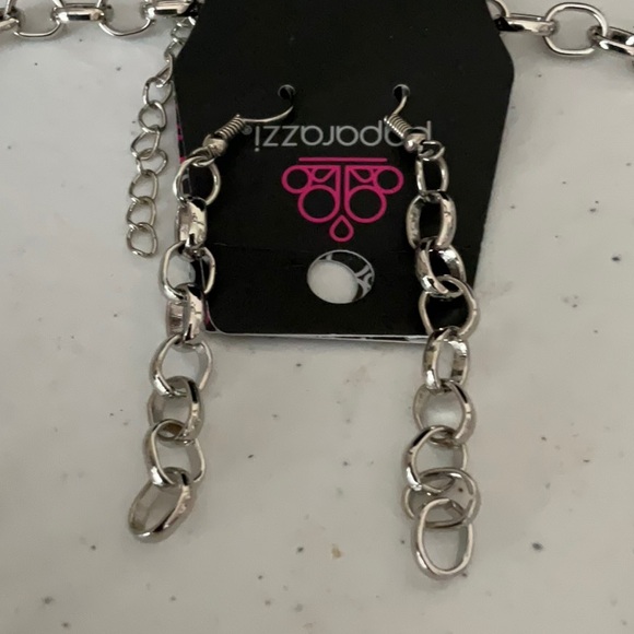 ‼️final must bundle‼️Paparazzi Necklace/Earrings Set - Picture 4 of 5